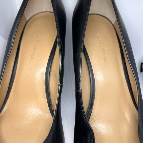 Banana Republic Heels - Picture 5 of 9